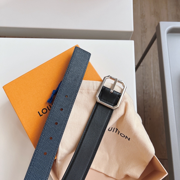 ルイヴィトンベルト背面デザイン